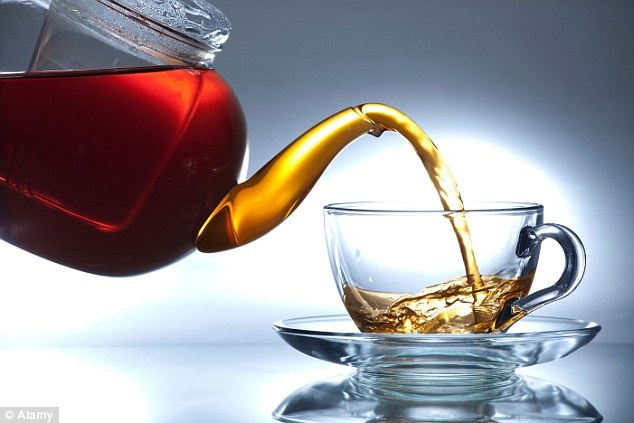 Chu tiem di tu vi 'chem' 6 USD mot hop tra hinh anh