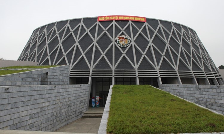 Bao tang Chien thang Dien Bien Phu mo cua don khach hinh anh