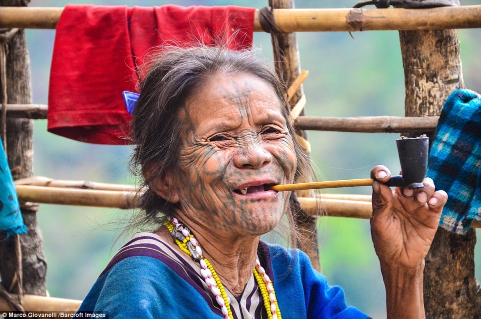 Bo toc phu nu cang xam mat nhieu cang dep hinh anh