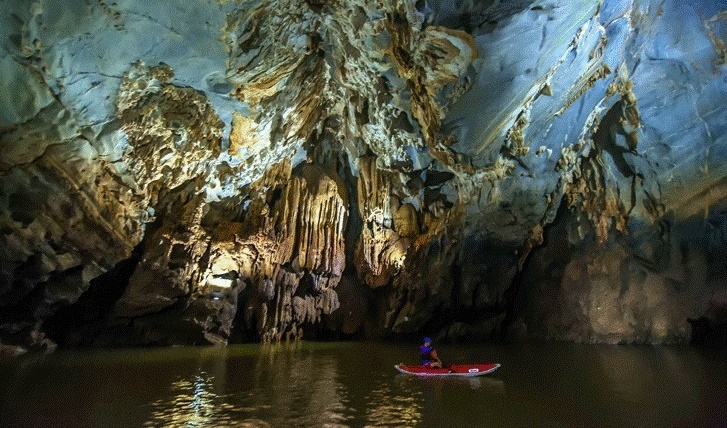 Kham pha hang dong o Phong Nha - Ke Bang hinh anh