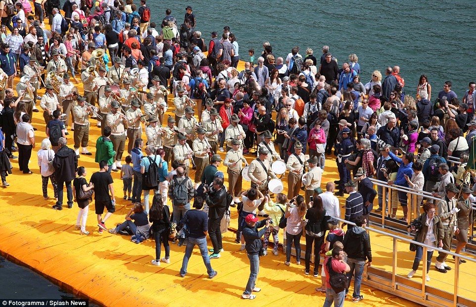 Cau cang noi ho Iseo anh 7