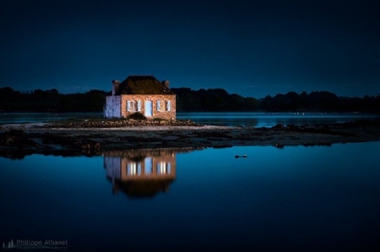 Nhà trơ trọi giữa thiên nhiên ảnh 3 Nha tro troi giua thien nhien anh 3