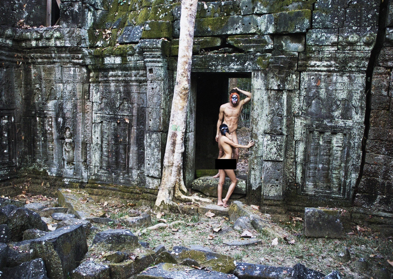 Campuchia cấm du khách mặc hở hang ở Angkor ảnh 2 Campuchia cam du khach mac ho hang o Angkor anh 2
