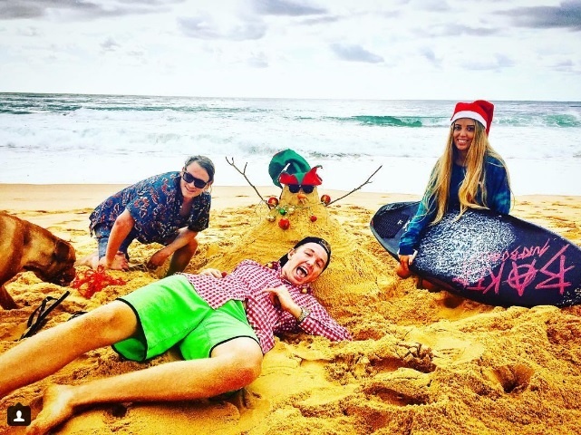 Chang trai di 50 nuoc trong 2 nam hinh anh