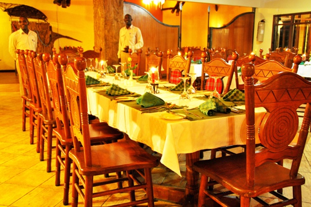 Huong dan vien Trung Quoc dam chet khach vi gianh cho ngoi hinh anh