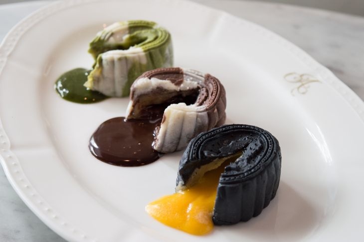 Banh Trung thu nhan kim sa tan chay duoc yeu thich o chau A hinh anh