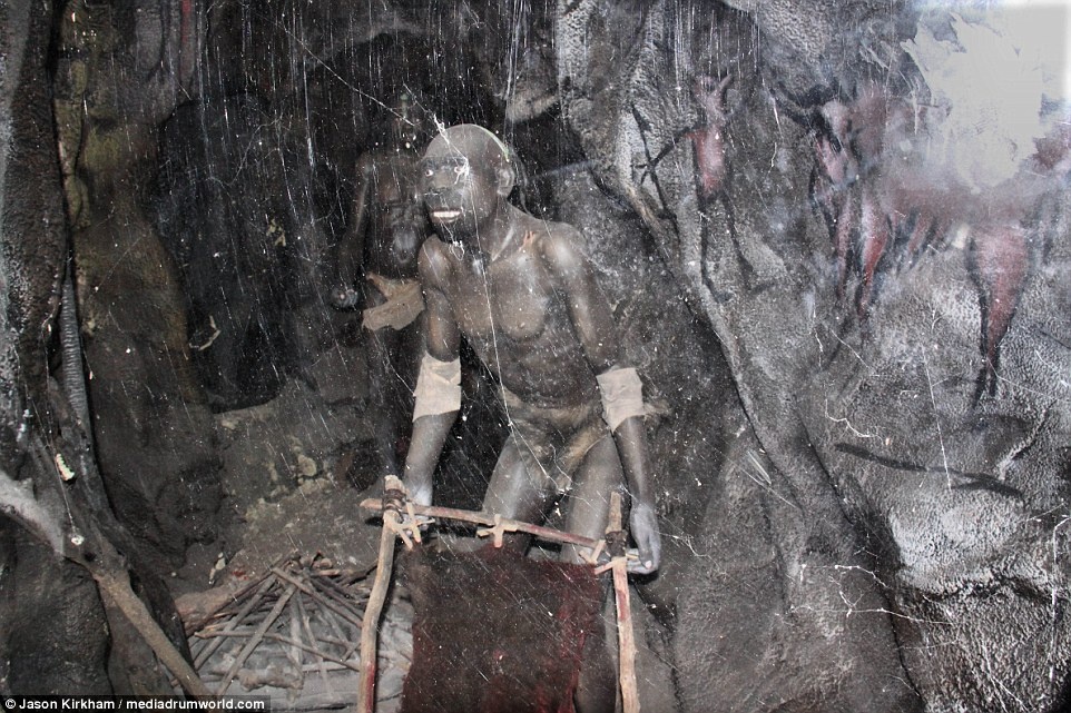 Cong vien khung long bi bo hoang anh 4