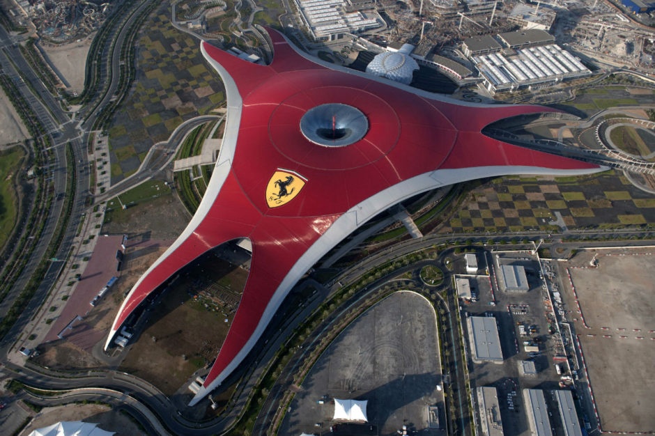 Nhung dieu khien Abu Dhabi tuyet dieu hon Dubai hinh anh
