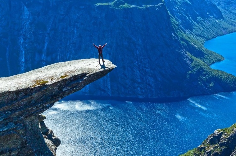 Nhung diem tham quan khien du khach xanh mat vi do cao hinh anh