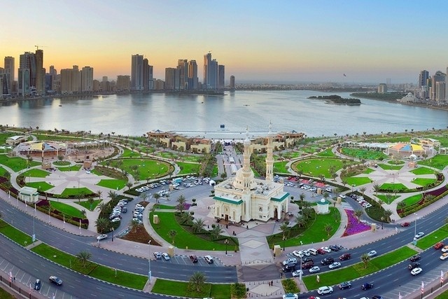 'Lang gieng' cua Dubai pha cao oc, xay nha truyen thong hinh anh