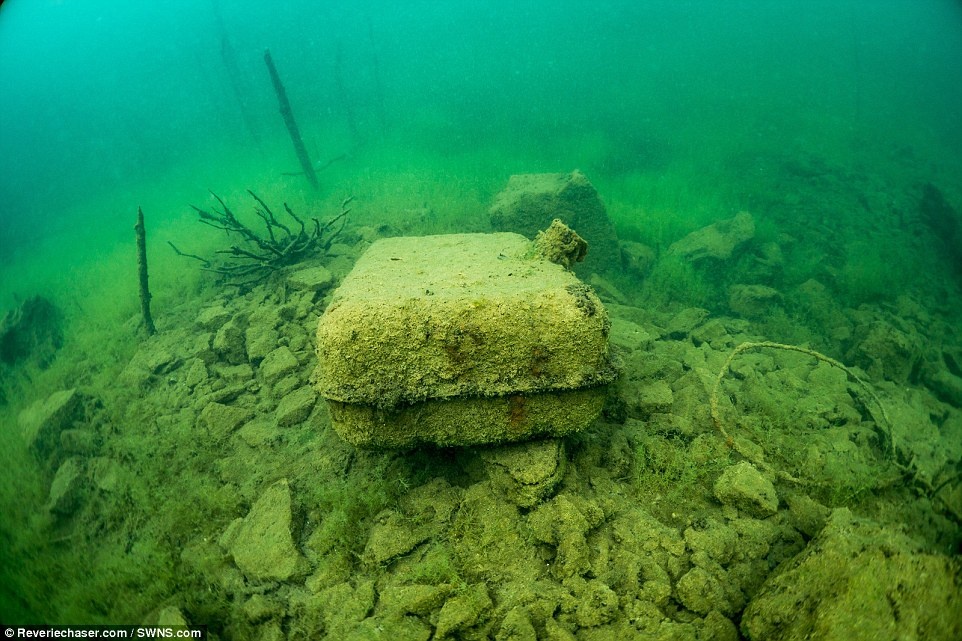 Nha tu nua tren can nua duoi nuoc thanh diem lan nguy hiem anh 11