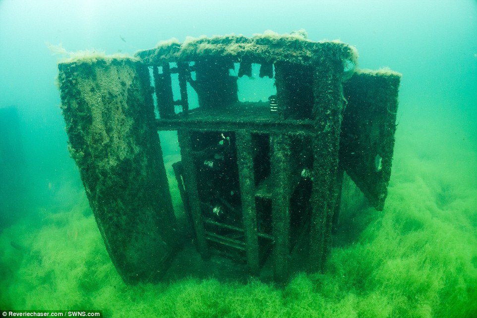 Nha tu nua tren can nua duoi nuoc thanh diem lan nguy hiem anh 3