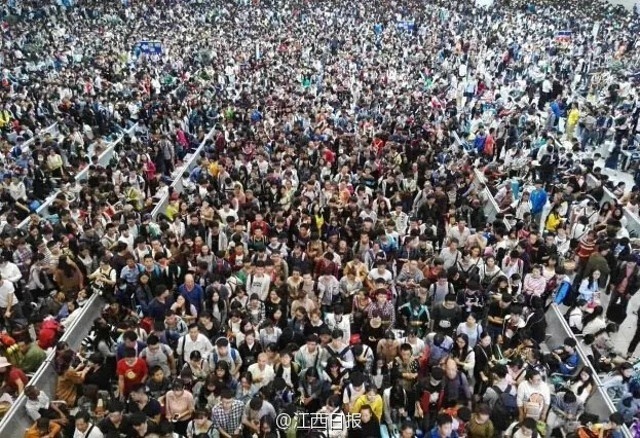 Tắc đường,  chen chúc trong ‘Tuần lễ vàng’ ở Trung Quốc ảnh 5 Tac duong,  chen chuc trong ‘Tuan le vang’ o Trung Quoc anh 5