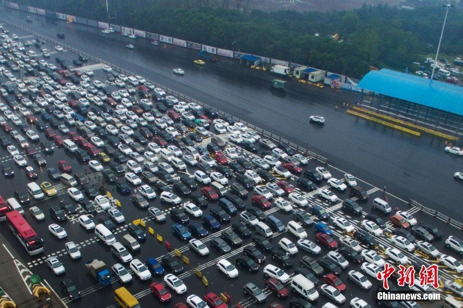 Tắc đường,  chen chúc trong ‘Tuần lễ vàng’ ở Trung Quốc ảnh 1 Tac duong,  chen chuc trong ‘Tuan le vang’ o Trung Quoc anh 1