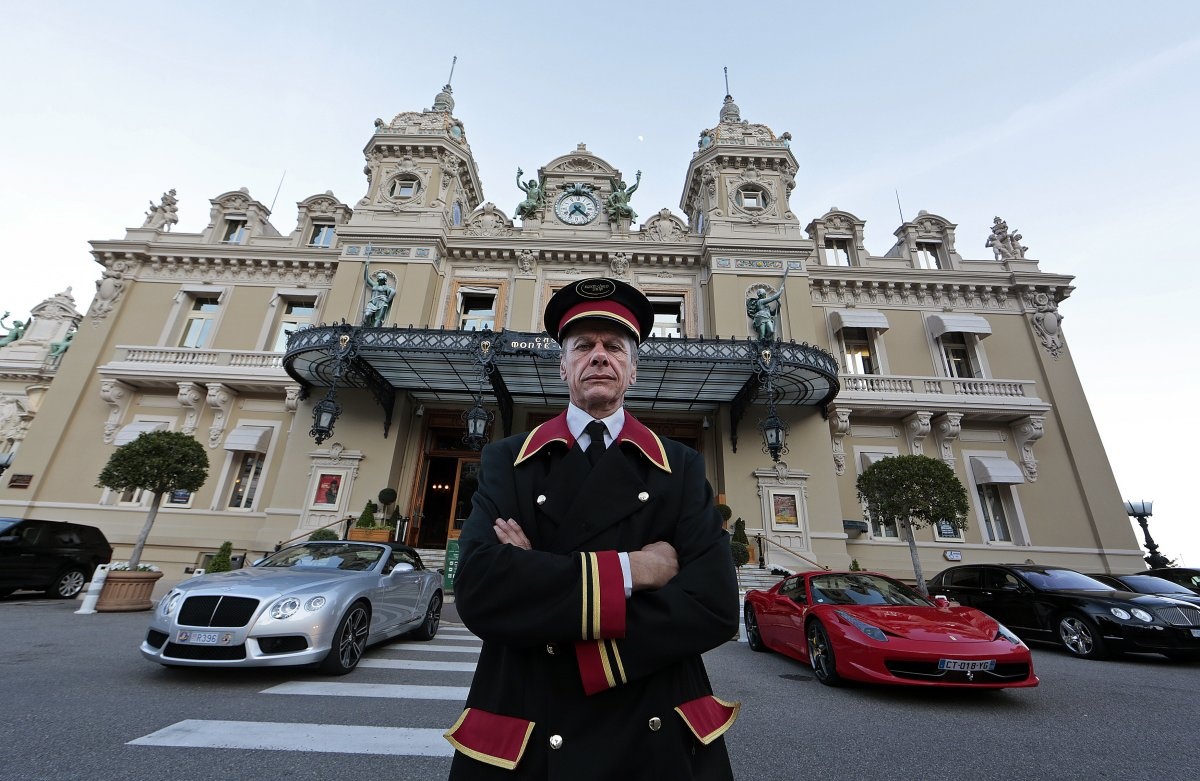 Anh hiem ben trong song bac sang trong cua phim 007 anh 3