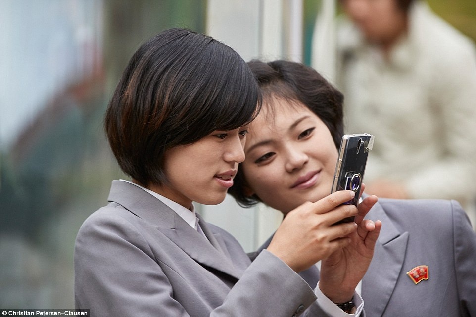 Cuoc song cua gioi nha giau o quoc gia bi an Trieu Tien hinh anh