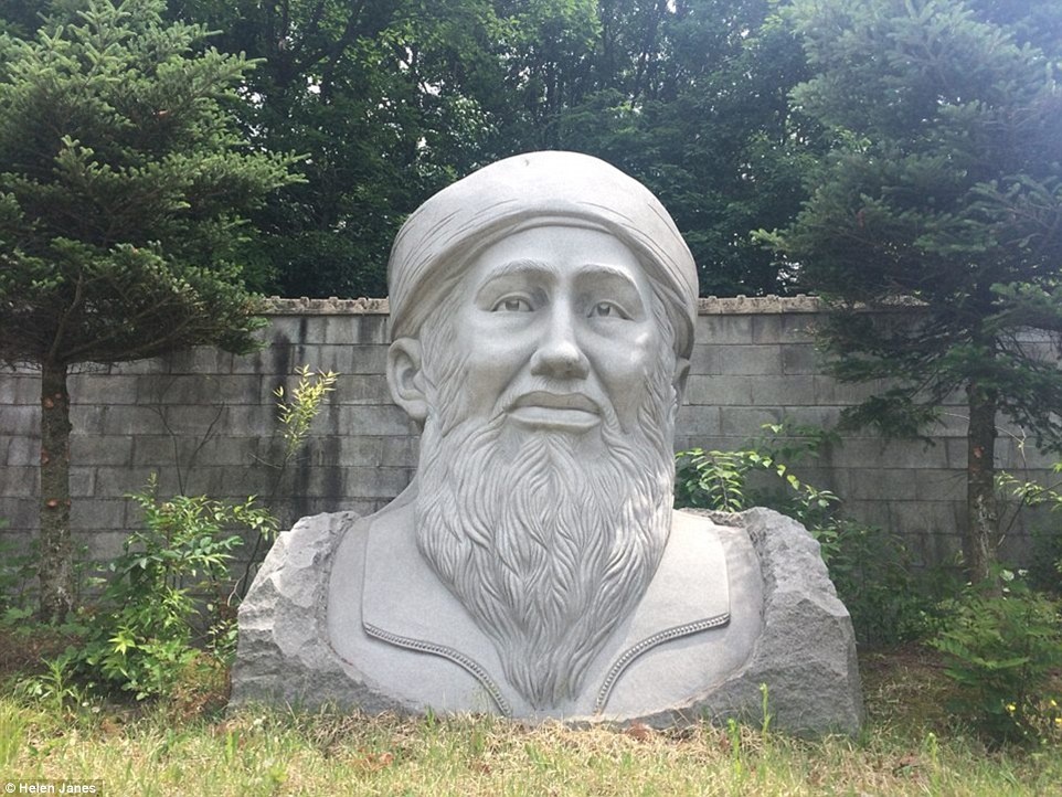 Cong vien co 6.000 tuong o Han Quoc anh 10