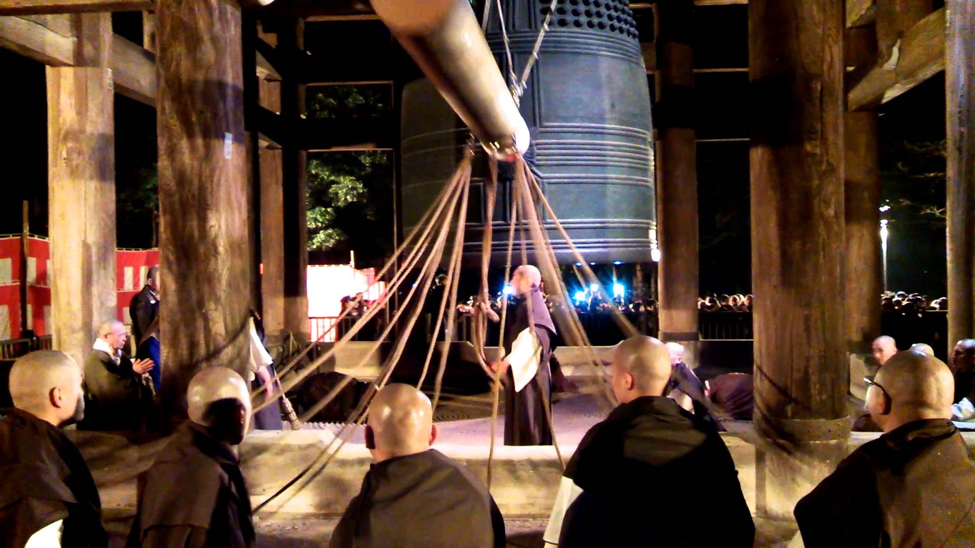 Truyen thong dem giao thua tren the gioi anh 6