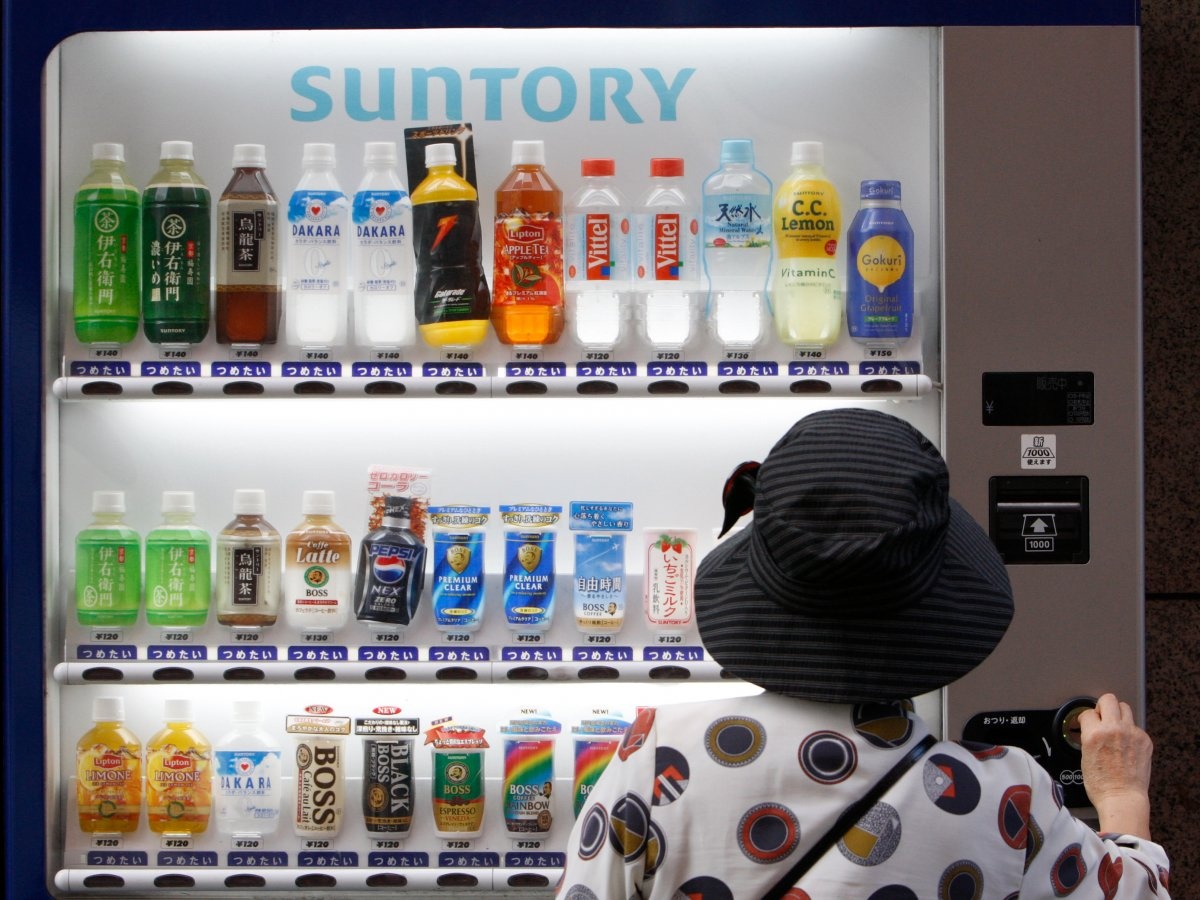 Ly do may ban hang tu dong tran ngap Nhat Ban anh 1