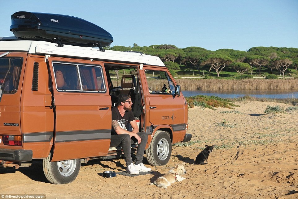 Cap doi du lich chau Au cung cho cung anh 14