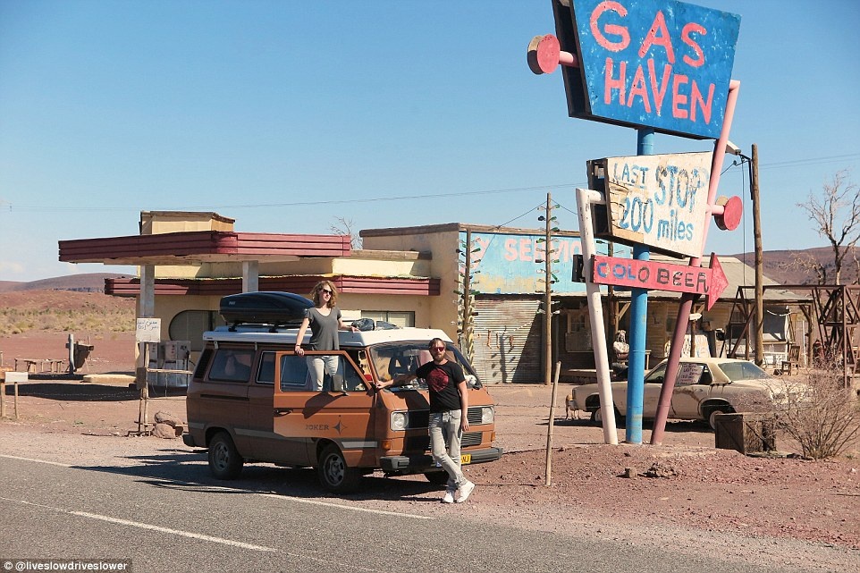 Cap doi du lich chau Au cung cho cung anh 1