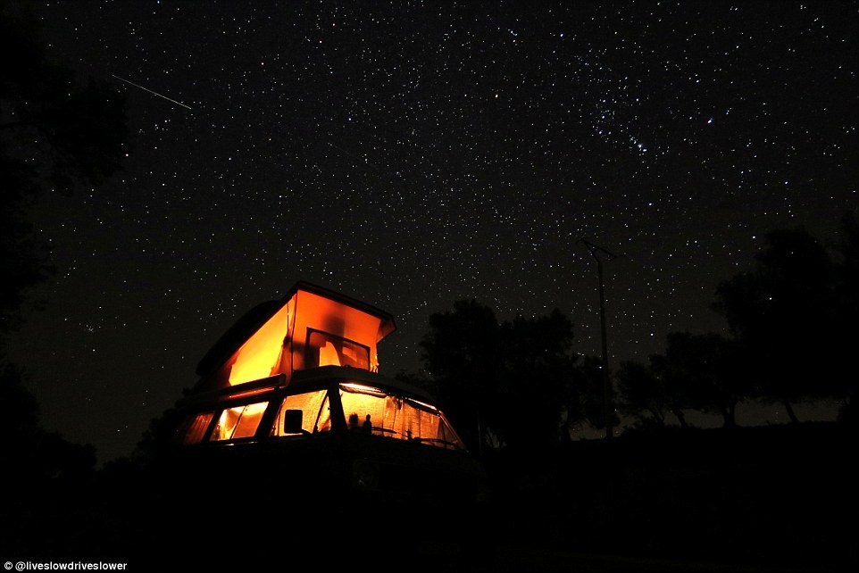 Cap doi du lich chau Au cung cho cung anh 4