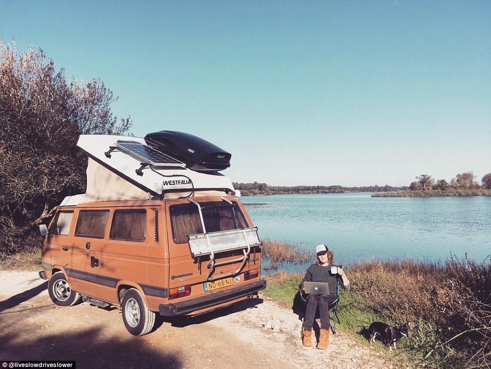 Cap doi du lich chau Au cung cho cung anh 5