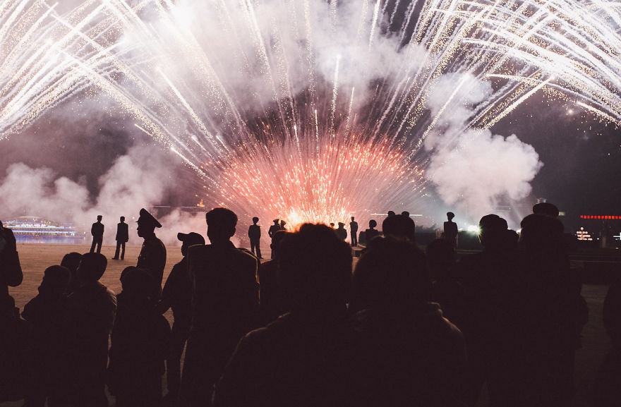 Ve tuoi sang cua Trieu Tien qua ong kinh khach Tay anh 8