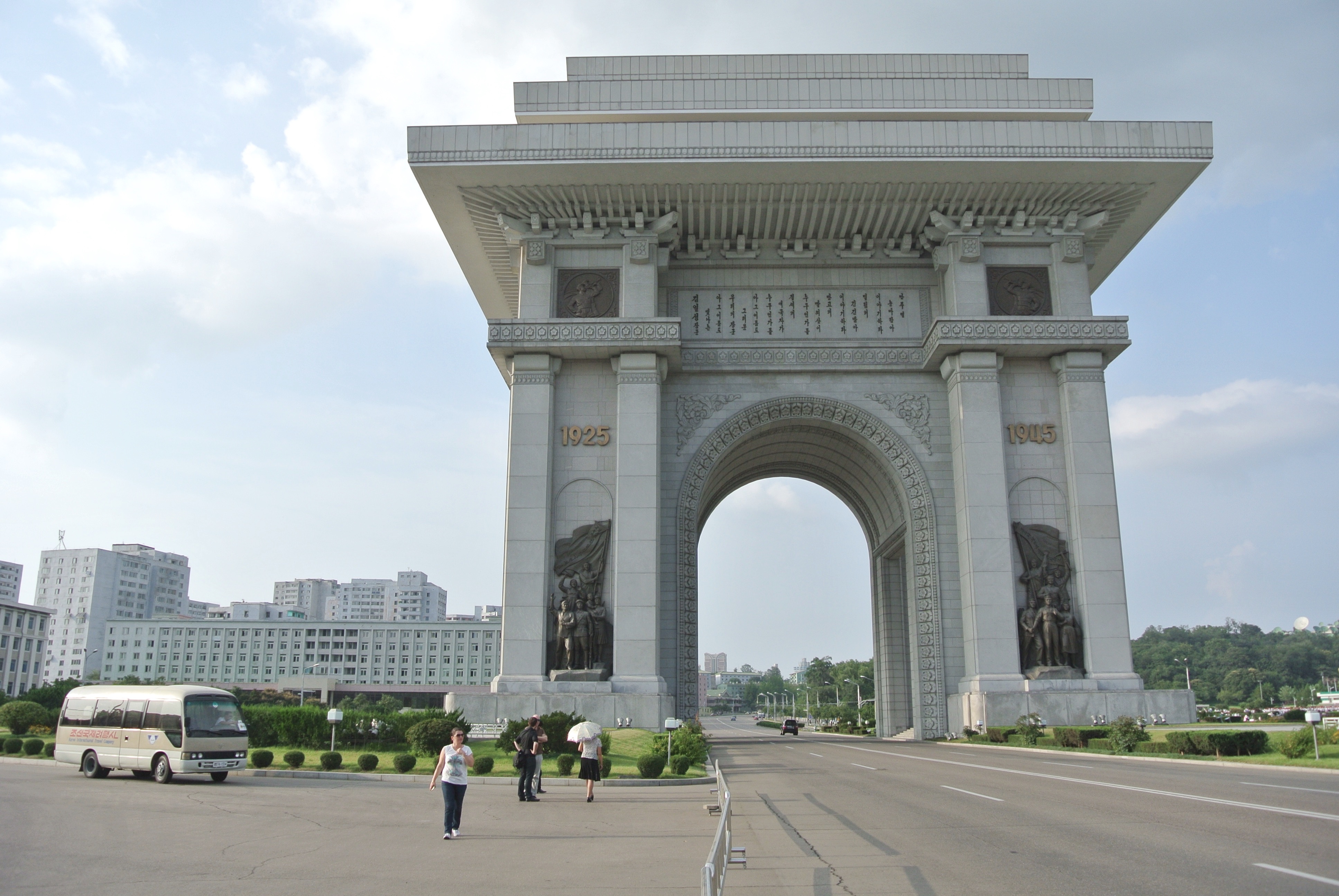 Du khach duoc phep di dau o quoc gia bi an nhat th anh 4