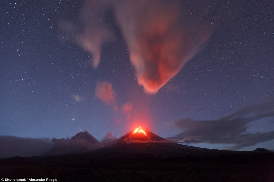 Nui lua phun trao anh 13