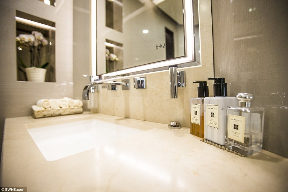 Phi cơ riêng hạng sang lớn nhất thế giới ảnh 2 Phi co rieng hang sang lon nhat the gioi anh 2