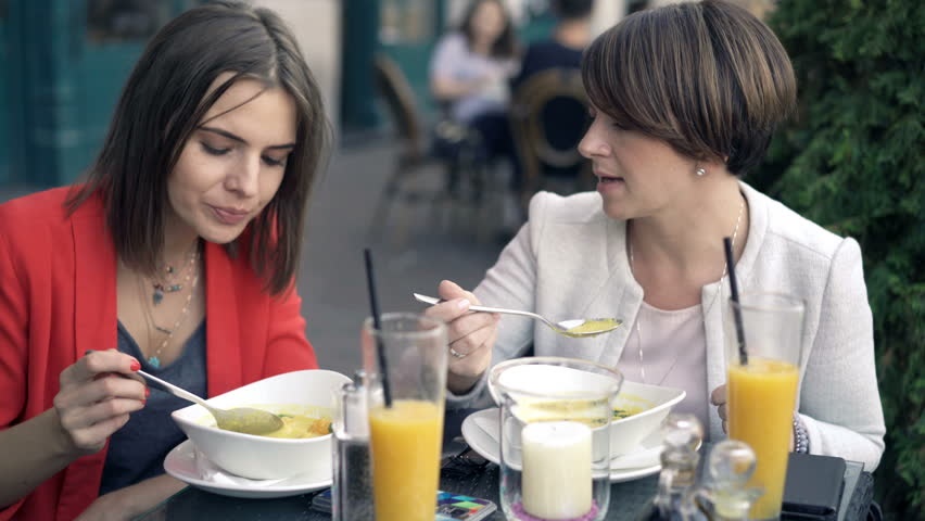 Quy tac an uong la lung tren the gioi anh 1