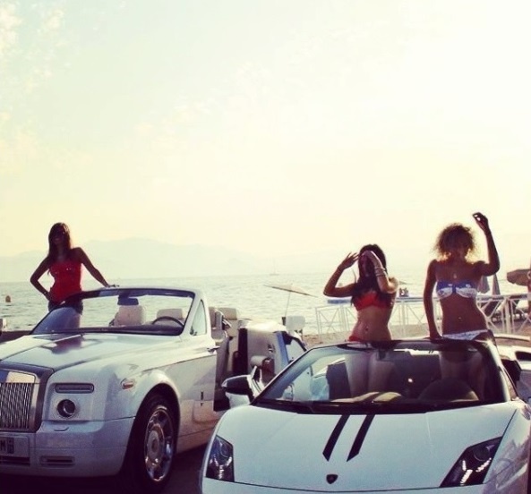 Cuộc sống của hội con nhà giàu Dubai ảnh 15 Cuoc song cua hoi con nha giau Dubai anh 15