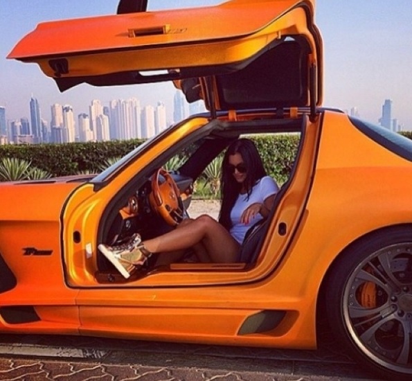 Cuoc song cua hoi con nha giau Dubai hinh anh