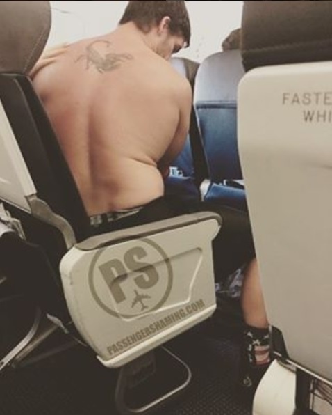 Nhung hanh dong kho do cua khach di may bay anh 9