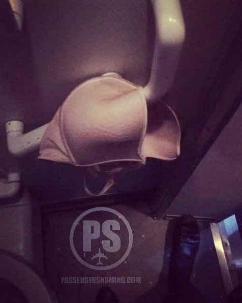 Nhung hanh dong kho do cua khach di may bay anh 5