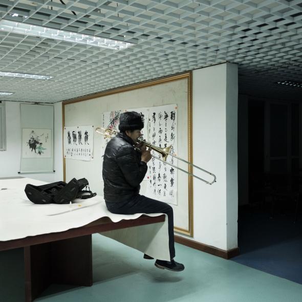 Nguoi dan duoi ham tranh bom nguyen tu anh 3