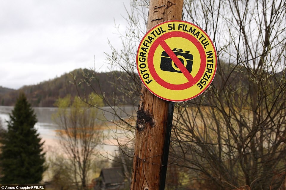 Ngoi lang chim nghim trong nuoc thai tu mo dong anh 17