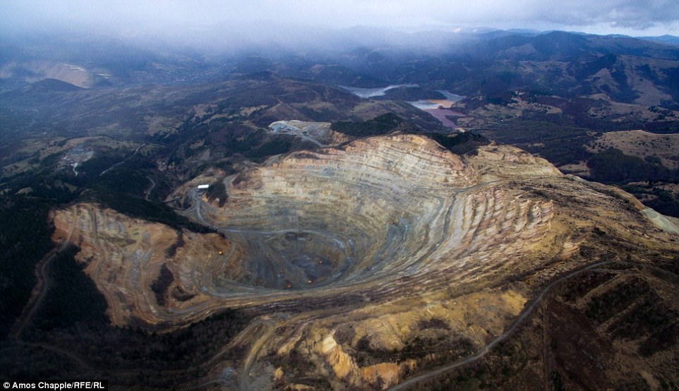 Ngoi lang chim nghim trong nuoc thai tu mo dong anh 7