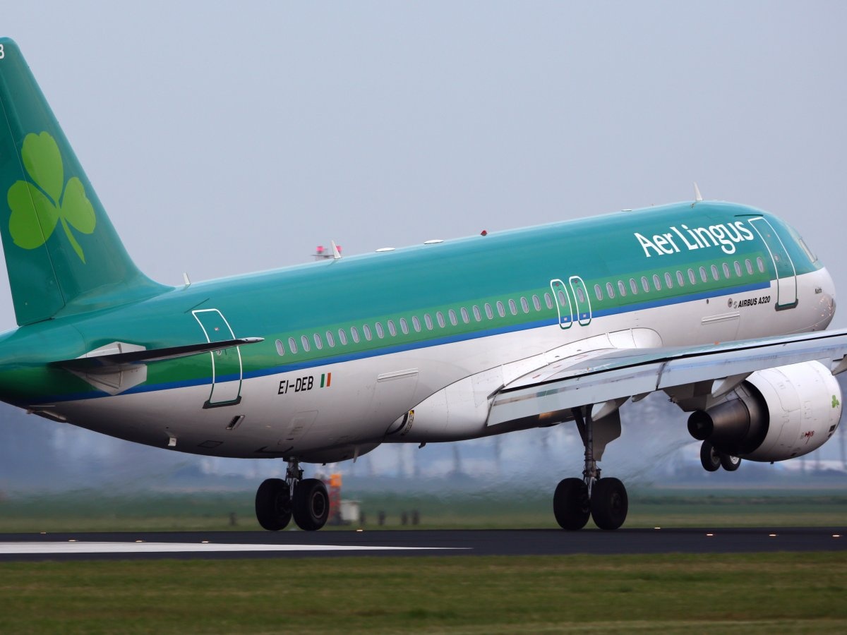 Hang hang khong dung gio va phuc vu tot nhat anh 9