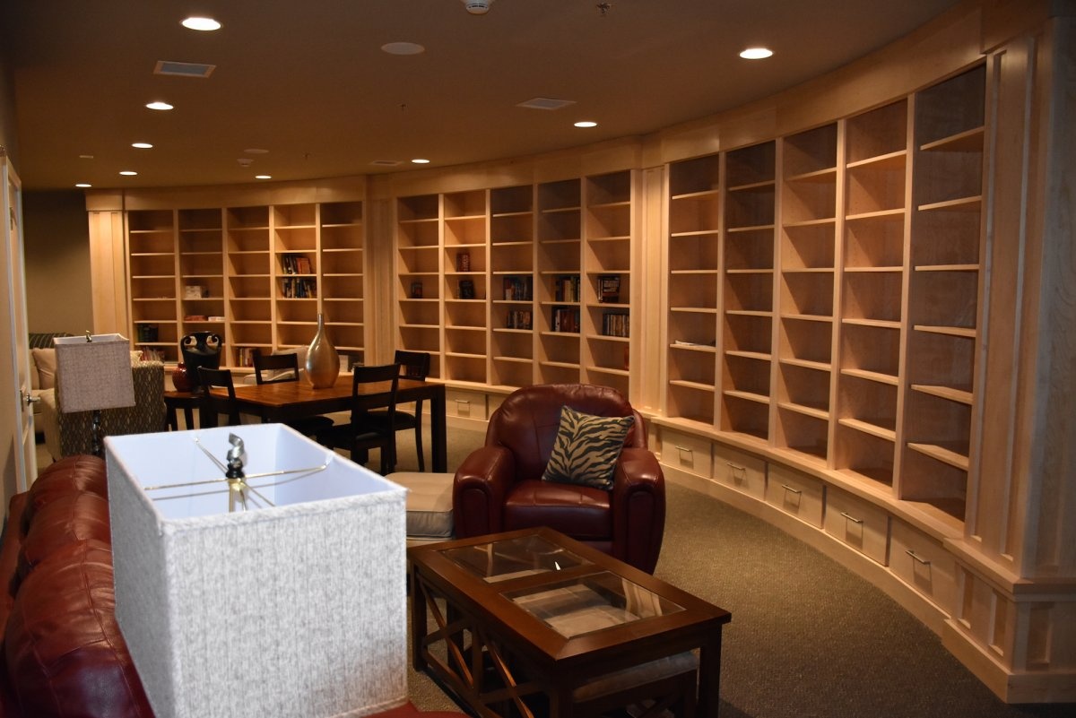 Ben trong khu tru an de phong tan the cho gioi nha giau anh 4