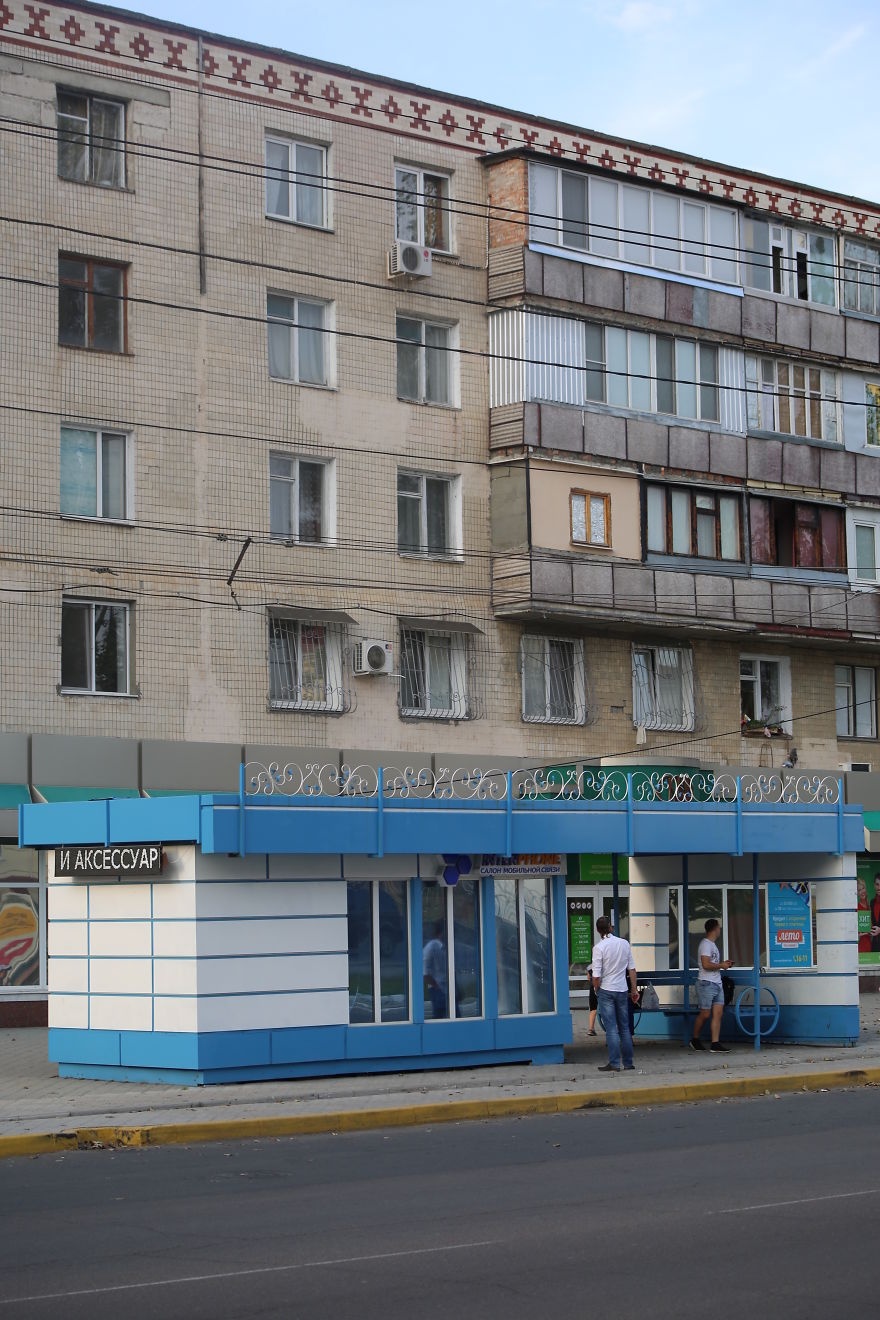 Cuoc song ben trong mot quoc gia khong ton tai anh 10