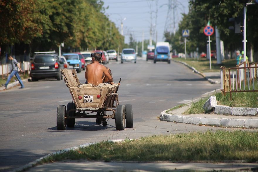 Cuoc song ben trong mot quoc gia khong ton tai anh 15