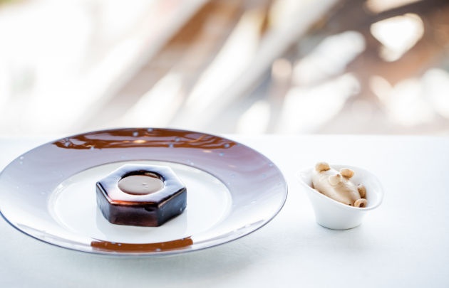 Nha hang tiep don ong Trump tren thap Eiffel anh 10