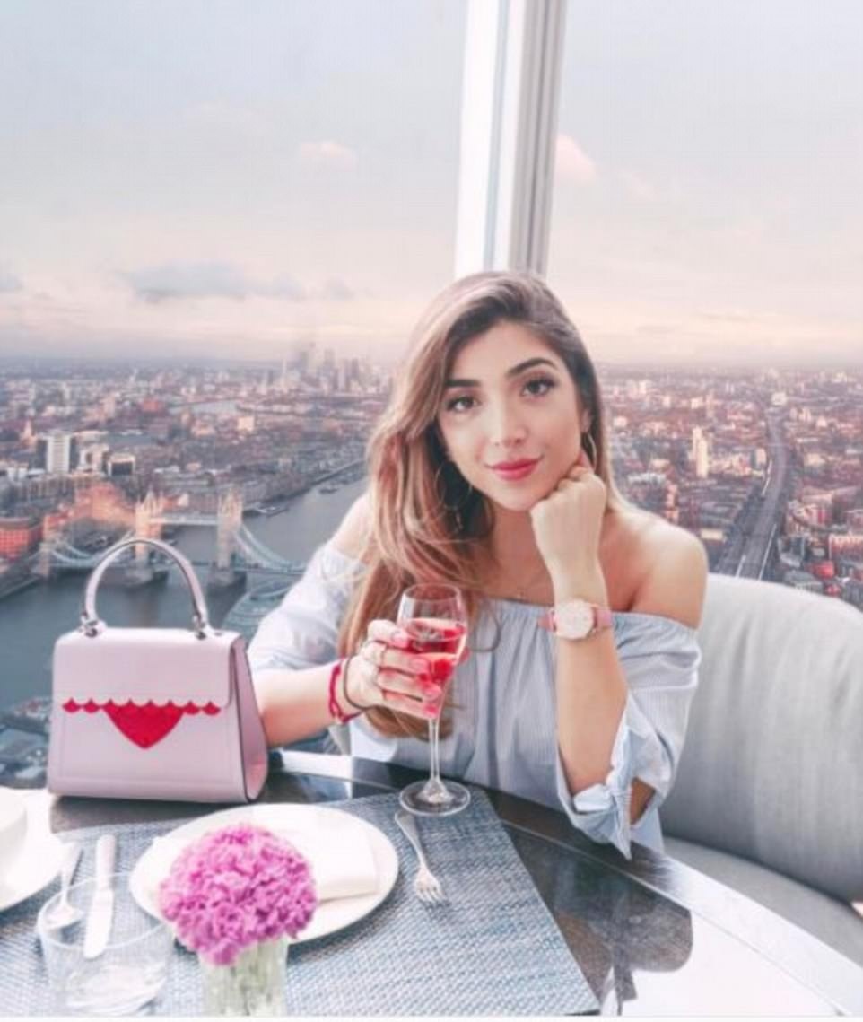 Blogger xinh dep bi vach mat “song ao” o diem den noi tieng anh 15