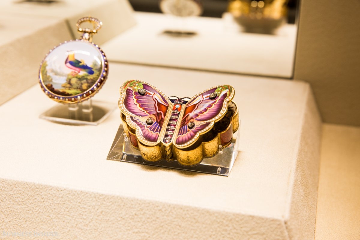 Nhung dong ho Thuy Si nha giau phai nop ho so moi duoc mua anh 10