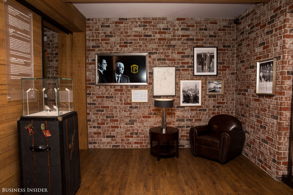 Nhung dong ho Thuy Si nha giau phai nop ho so moi duoc mua anh 12