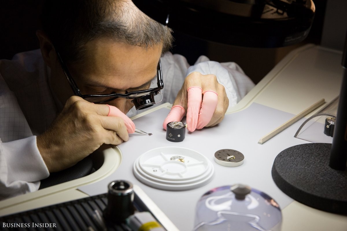 Nhung dong ho Thuy Si nha giau phai nop ho so moi duoc mua anh 19