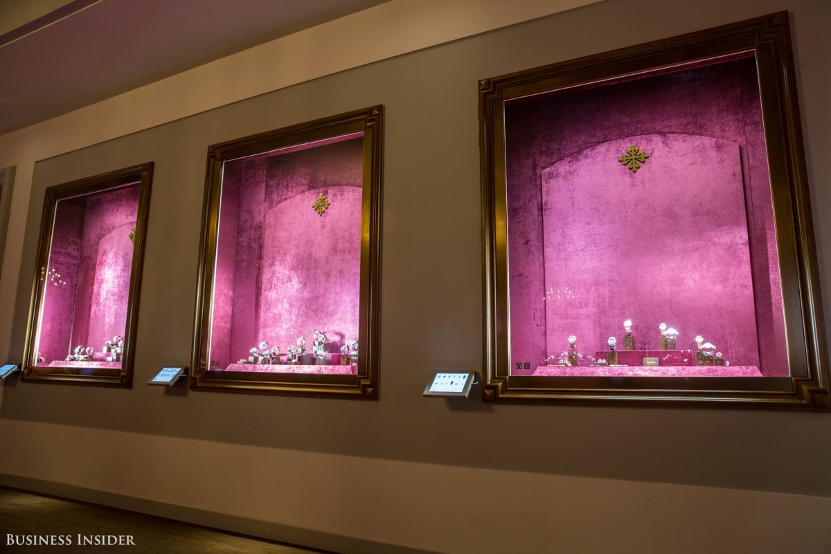 Nhung dong ho Thuy Si nha giau phai nop ho so moi duoc mua anh 5