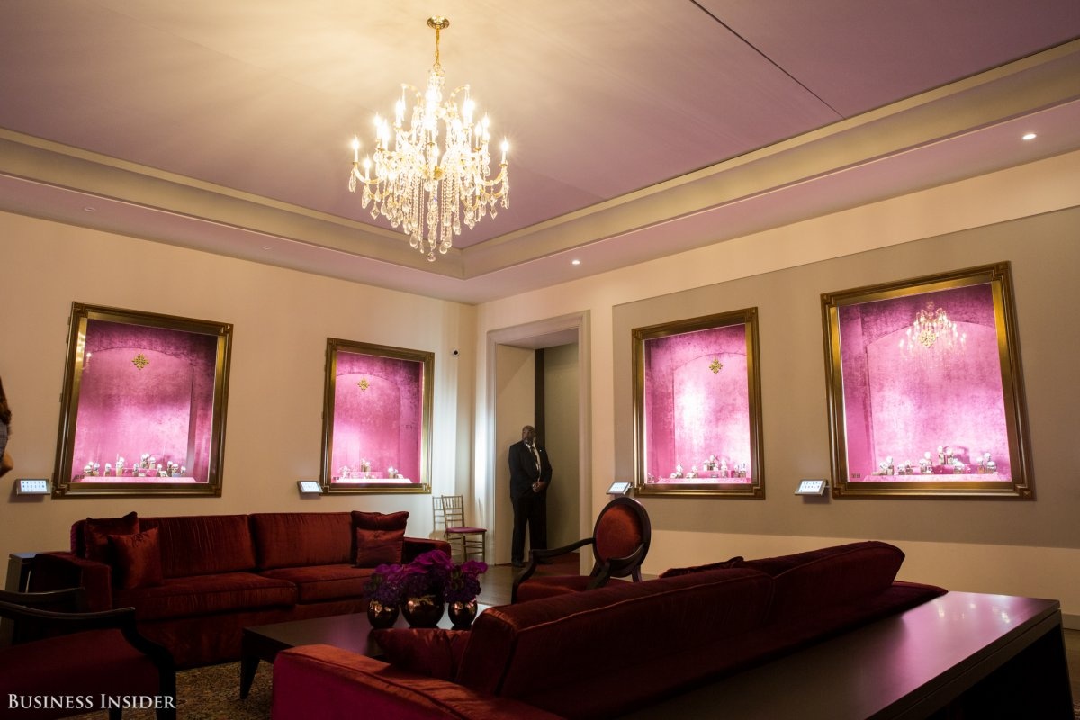 Nhung dong ho Thuy Si nha giau phai nop ho so moi duoc mua anh 6